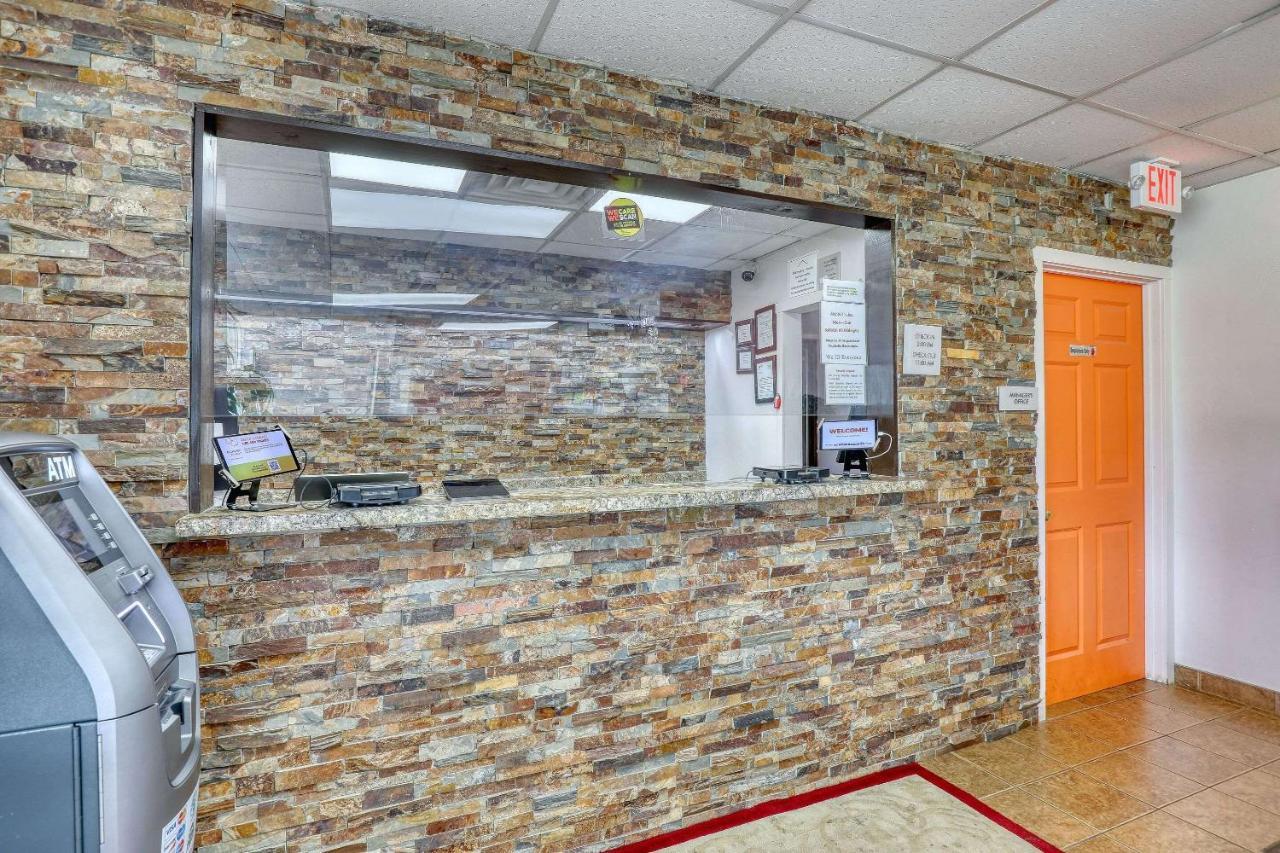 Suburban Studios Neenah-Appleton Exterior foto